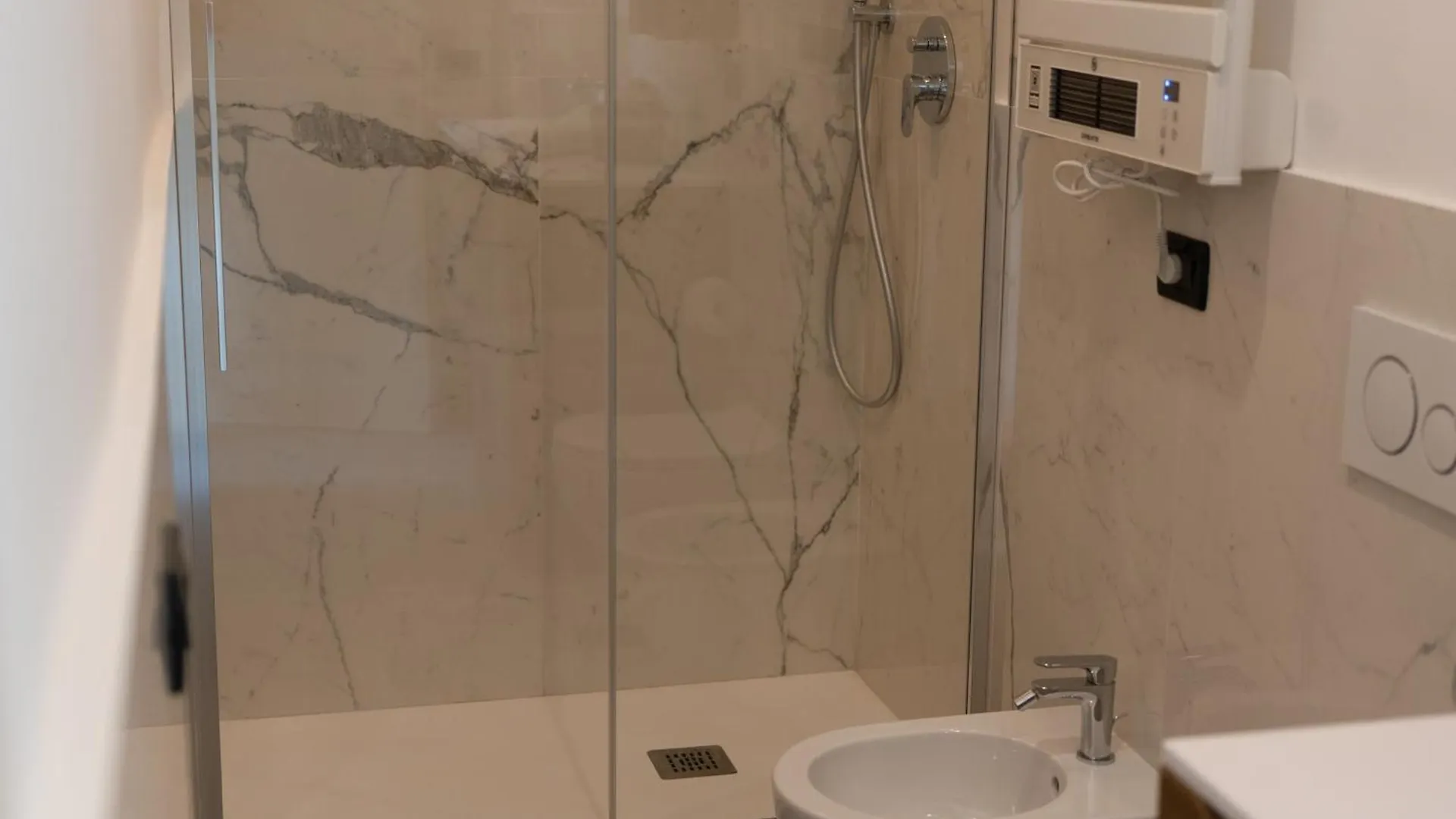 דירות ג'נובה La Casa Nell'Arco